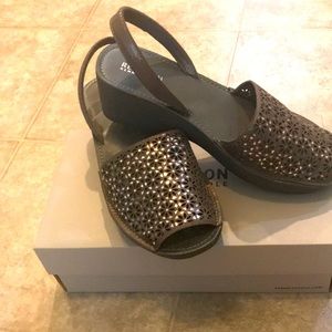 Kenneth Cole - Woman super comfy & light wedge sandals-Size 10